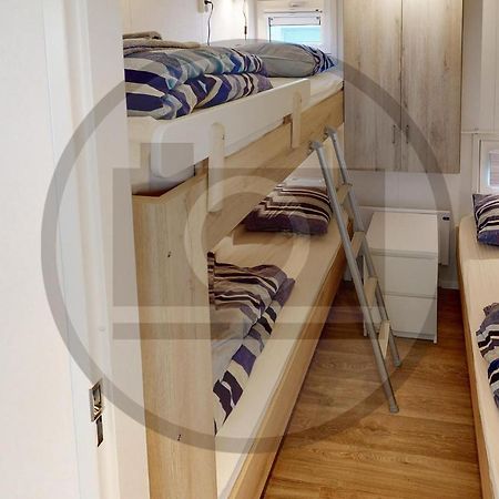 Stunning Ship In Aalsmeer With Kitchen Exteriér fotografie